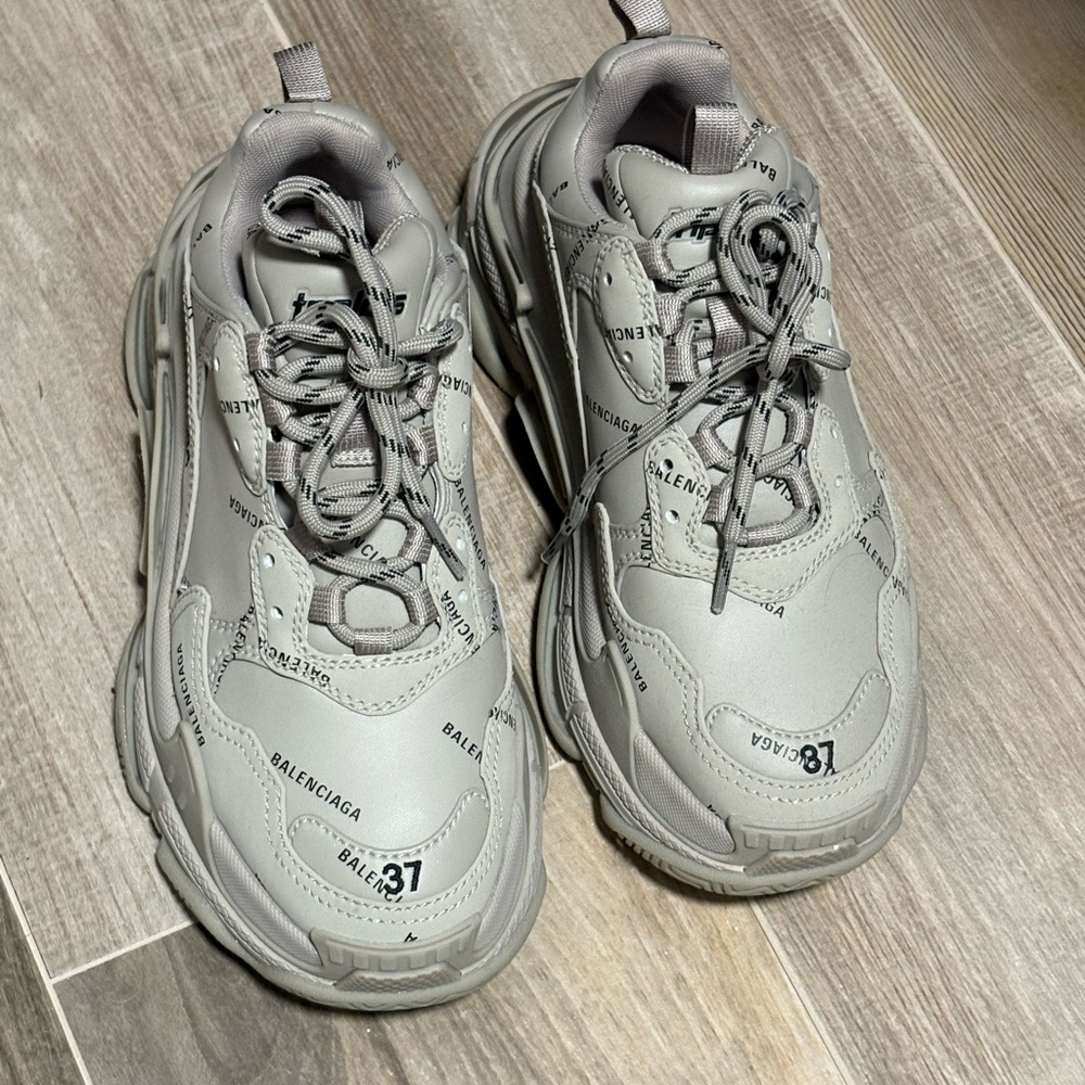 Balenciaga Gray Sneakers Classic Design